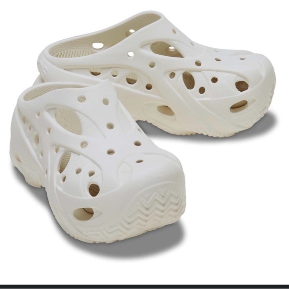 ✨Host pick✨CROCS Cage Fashion Comfortable Clogs NWOT - Picture 3 of 7